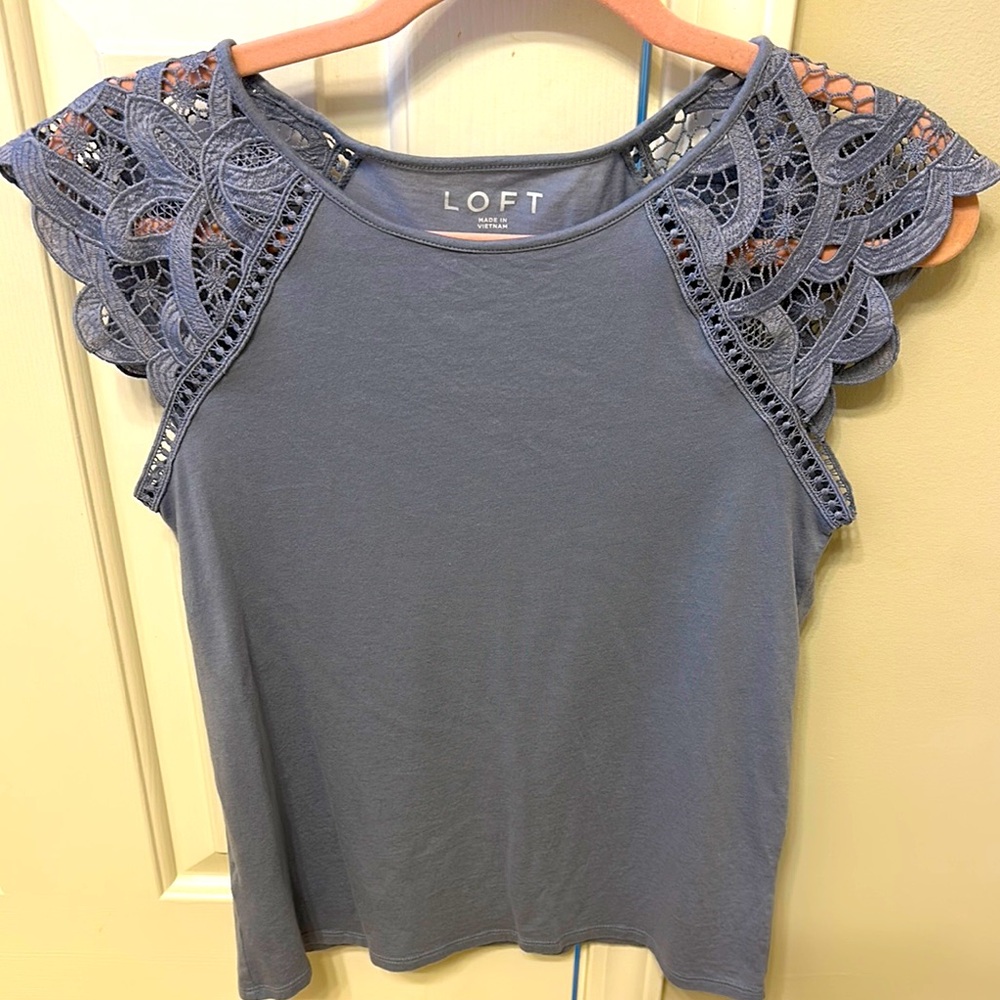 LOFT Women's Grey Lace Sleeve Top